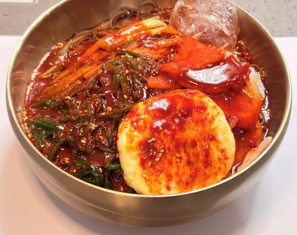 Foto de Bibim naengmyeon